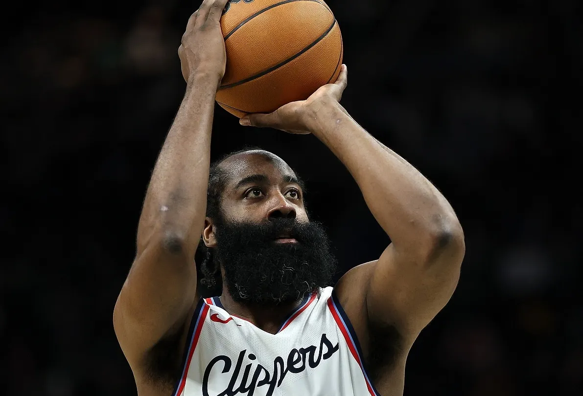 开云体育app-快船主场险胜尼克斯，哈雷尔全场贡献26分