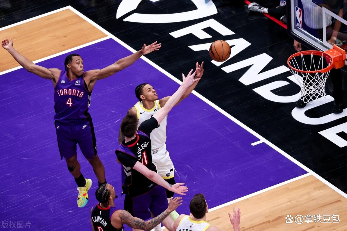 开云体育app-爵士大胜猛龙,占据比赛先机