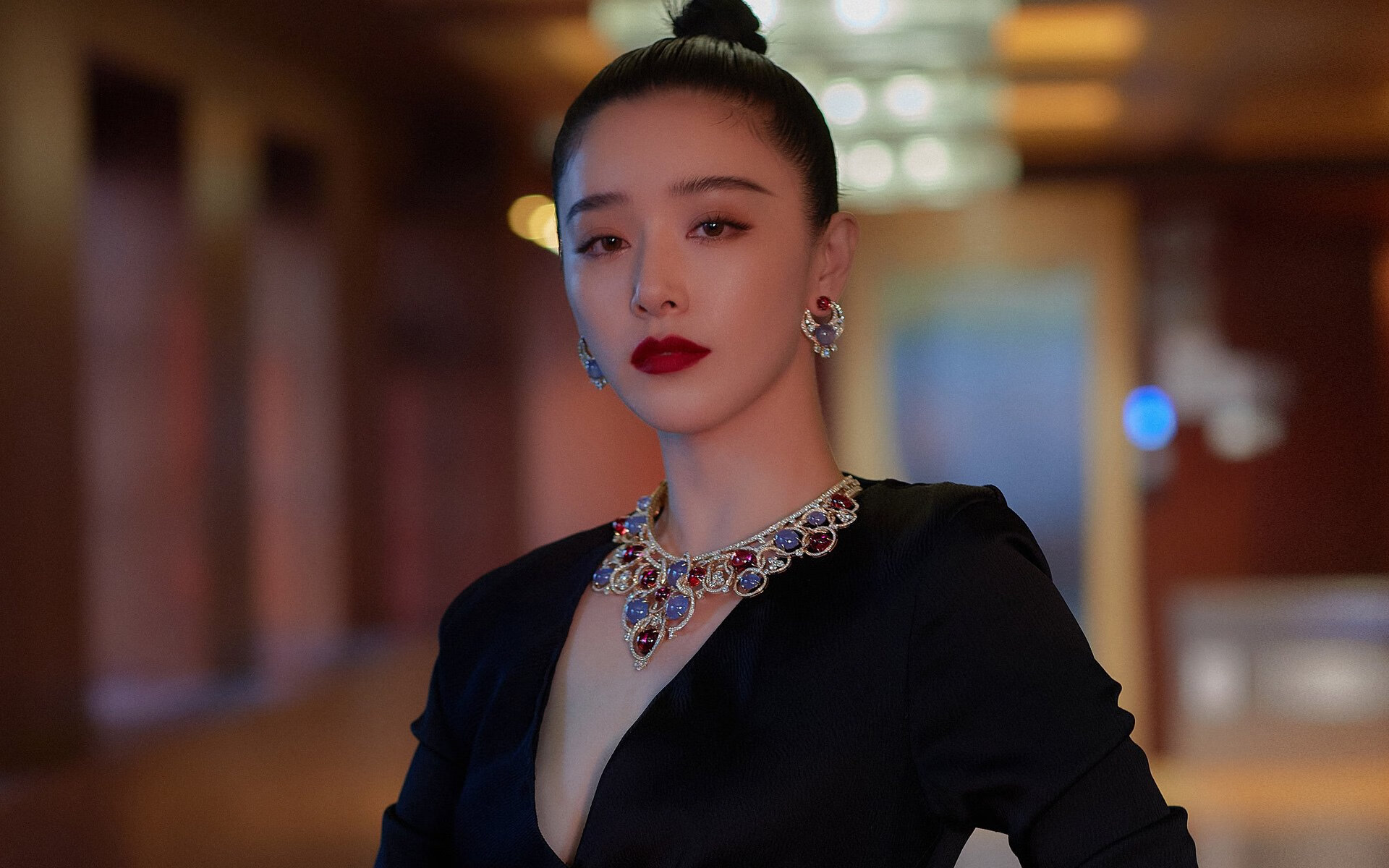 开云体育登录-拜仁全面压制丹麦,哈弗茨关键先生闪耀全场