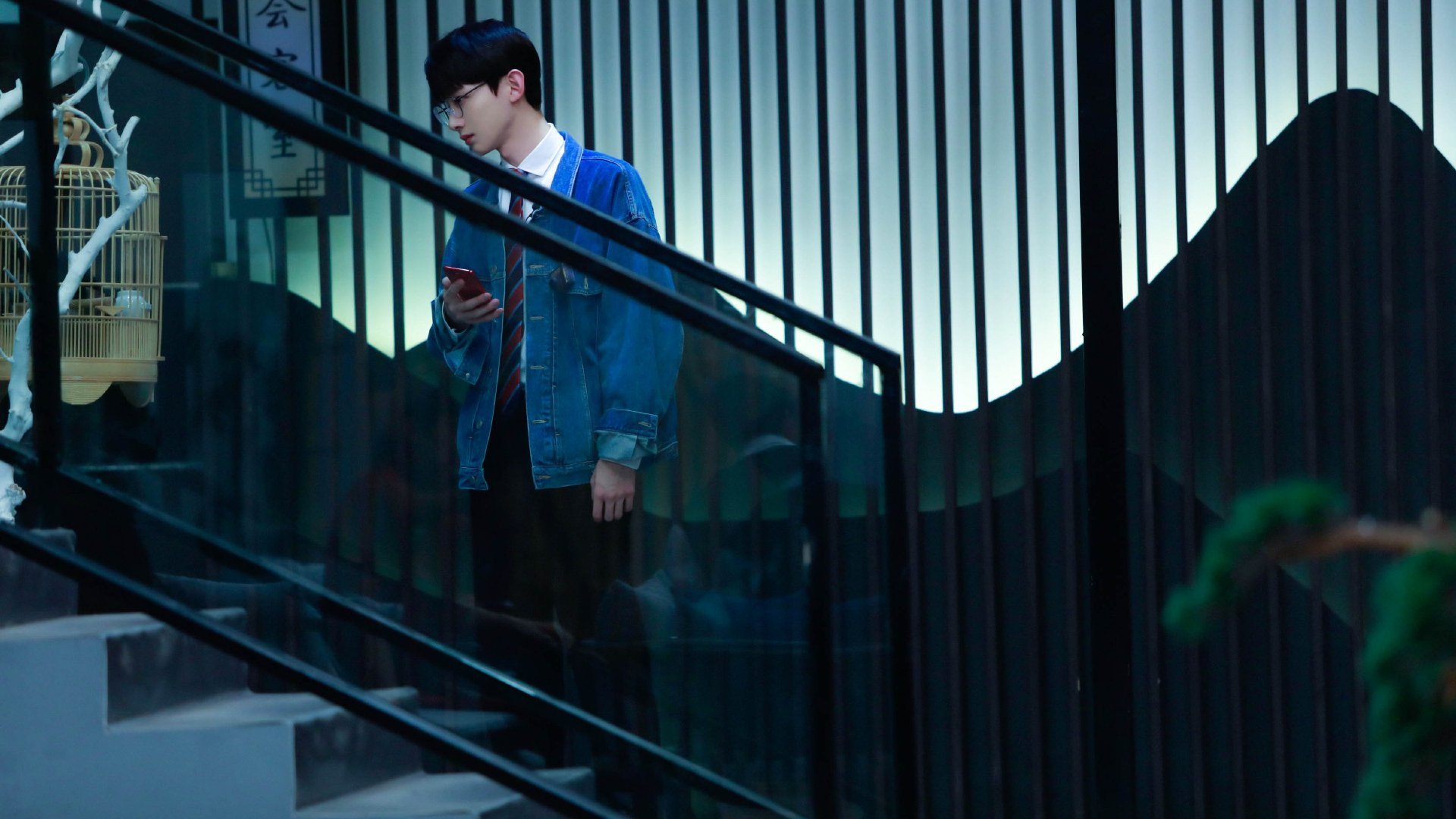 开云体育官方网站-暗夜极速，杰伦格林新加坡街道赛制胜时刻