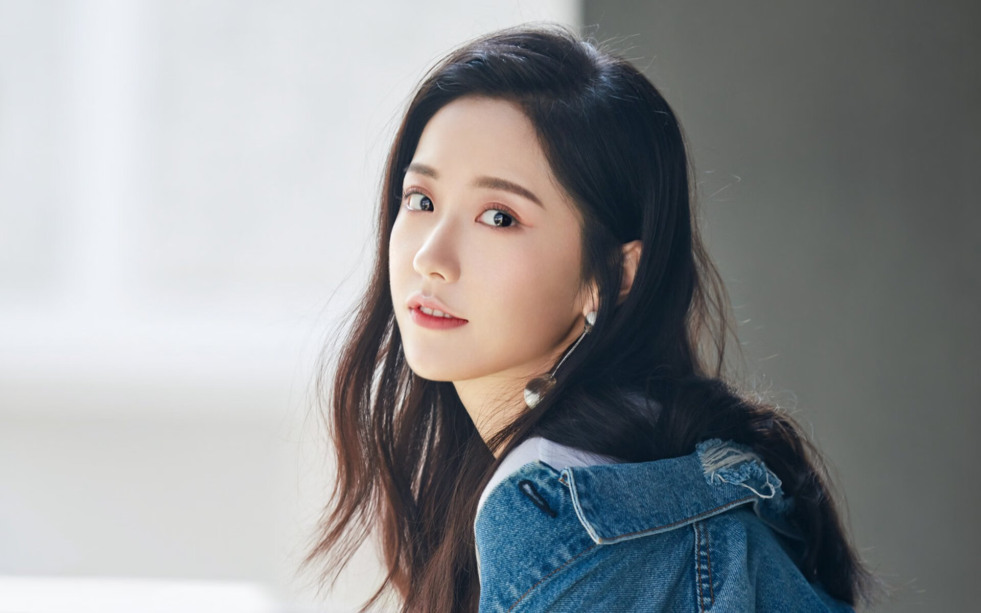 开云下载-黄衫如瀑，绿茵作画，当艺术足球碾过非洲雄鹰，德布劳内才是隐形执笔人